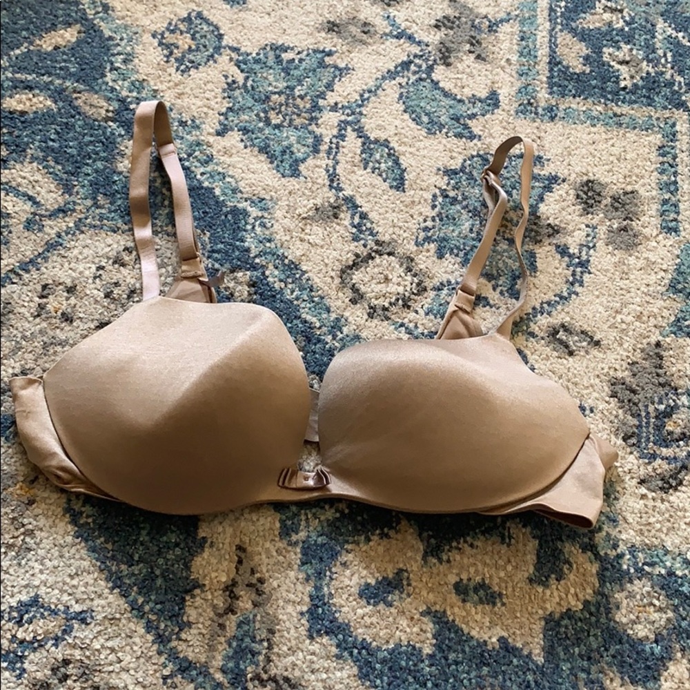 (BUNDLE 2 FOR 15) VICTORIA SECRET BRA